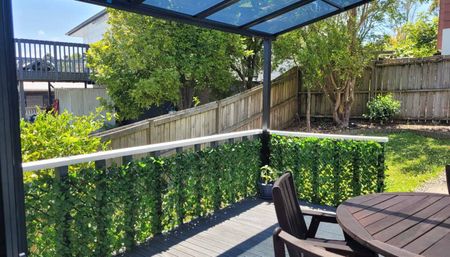 2 bedroom in Bayview - Photo 2