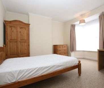 4 bedroom terraced house to rent - Photo 6