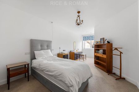 1 bedroom retirement property to rent - Photo 4