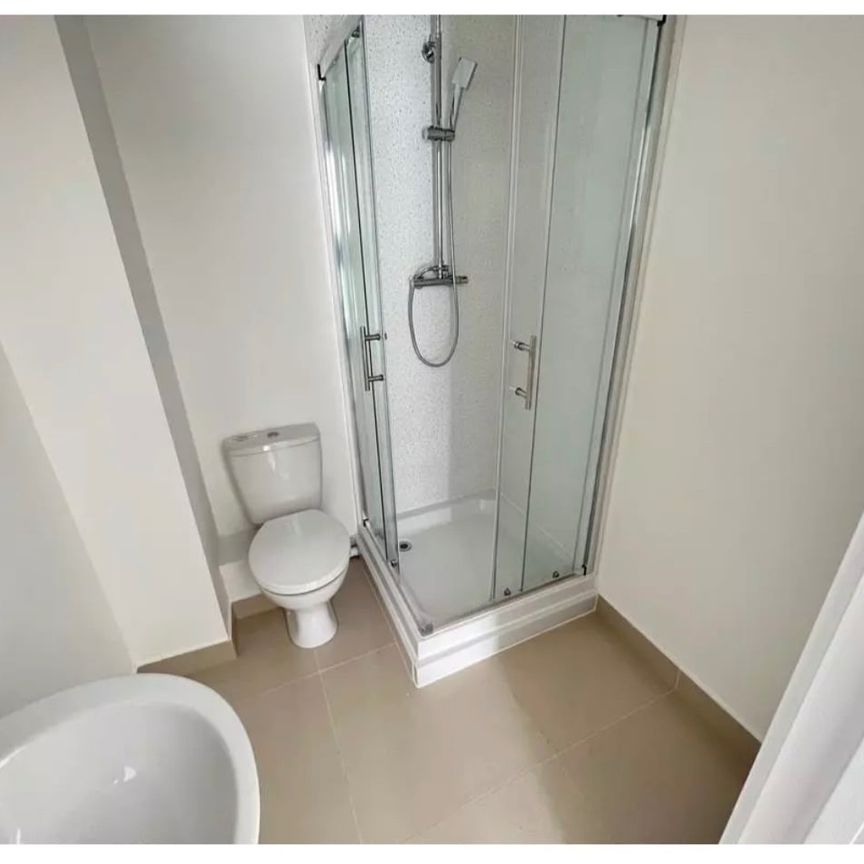 Room in a Shared Flat, The Balbirs, SO17 - Photo 1