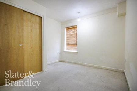 2 bedroom apartment to rent - Photo 4