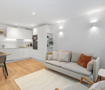 Ashford Road, Eastbourne - Photo 1