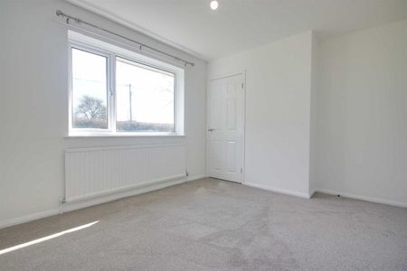 South End Lane, Northall - Photo 3