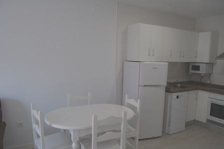 922754 - Apartment For rent in Nerja, Málaga, Spain - Photo 3