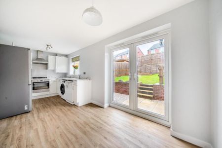 3 bedroom detached house to rent - Photo 5