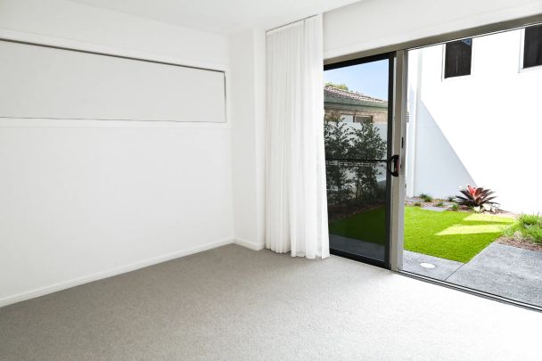 Luxury Beachside home with plunge pool & premium finishes - Photo 1