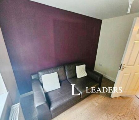 4 bedroom house to rent Valley View, Newcastle, Staffordshire, ST5 - Photo 3