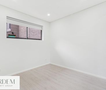 Modern With Ducted Air-Con !! - Photo 6