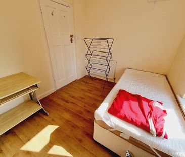 5 Bed Student Accommodation - Photo 3