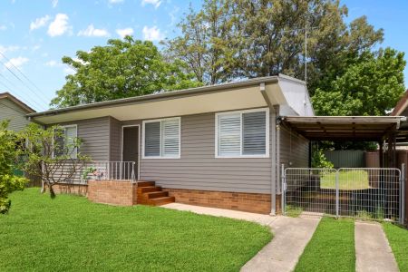 “Spacious Family Home in a Prime Location” - Photo 5