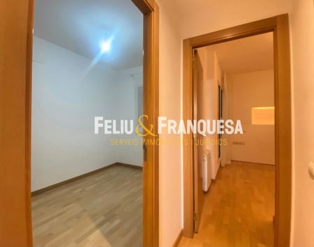 Piso de alquiler en De Borrell, El Coll - Photo 2