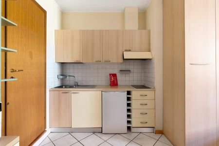 Via Monaldo Calari, Bologna, Emilia-Romagna 40122 - Photo 5