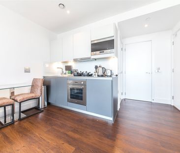 Harbour Way, London, E14 - Photo 3