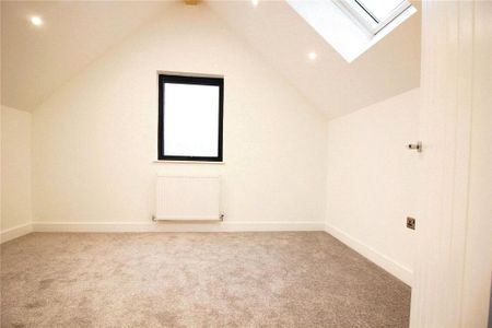 3 bedroom end of terrace house to rent - Photo 3