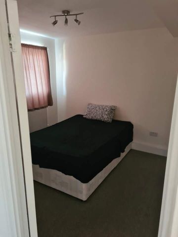 Room in a Shared Flat, Campbell Court, NW9 - Photo 5