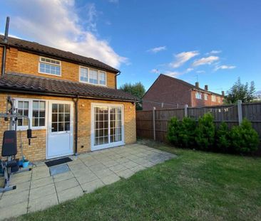 3 bedroom semi-detached house to rent - Photo 3