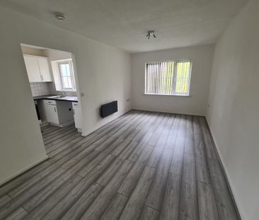 2 Bed Flat, Marshbrook Drive, M9 - Photo 5