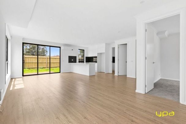 Brand New Charming Family Home in Notting Hill - Photo 1