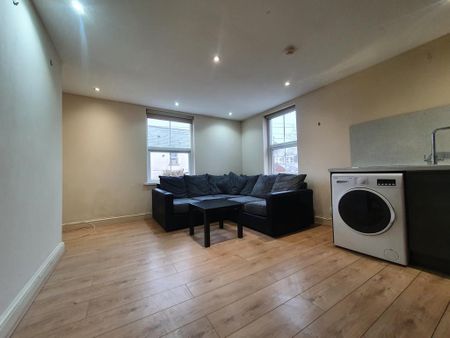 1 bedroom flat to rent - Photo 2