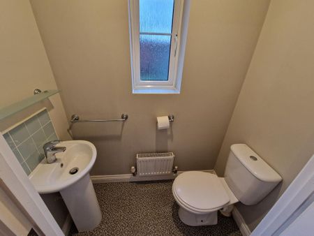 2 bedroom semi-detached house to rent - Photo 5