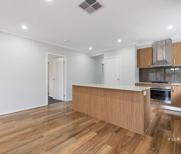 Beautiful Family Home!! - Photo 6