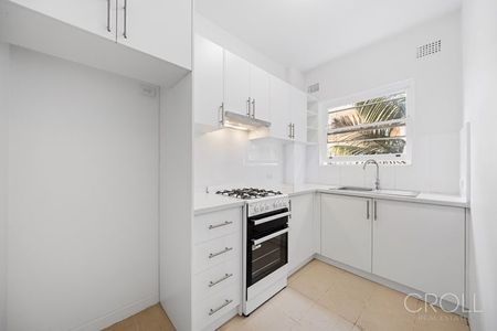 Light and Bright Apartment Close to Transport and Beach - Photo 4