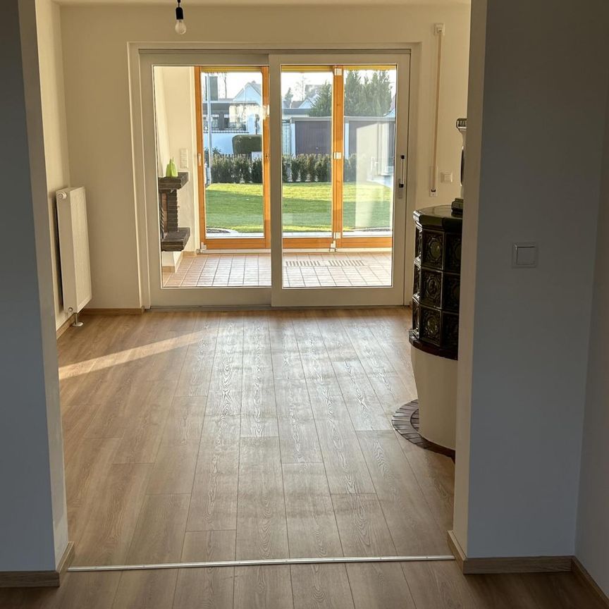 ruhiges Reihenmittelhaus mit Wintergarten und Terrasse - Photo 1