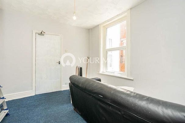 4 bedroom semi-detached house to rent - Photo 1