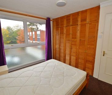 3 bedroom flat to rent - Photo 2