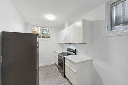 For Lease - 828 Maplewood Avenue Unit# B, Britannia Heights - Queensway Terrace N and Area, Ontario - Photo 2