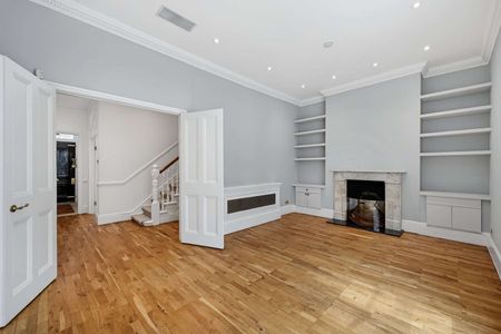 Spacious six bedroom family home with a south west facing garden close to Hurlingham Park. - Photo 4