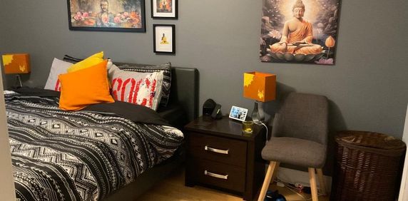 MÉTRO LAVAL GRAND 31/2 RÉNOVÉ HAUT DE TRIPLEX ENTRÉE PRIVÉE LIBRE LE 1er AVRIL - Photo 2