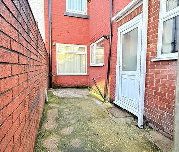 3 bedroom terraced house to rent - Photo 6