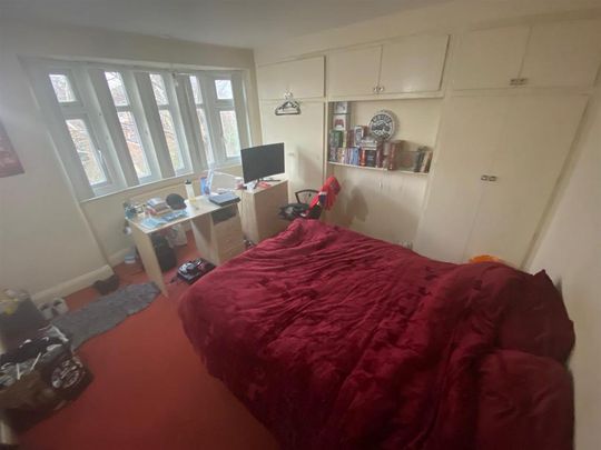 3 bedroom private hall to rent - Photo 1
