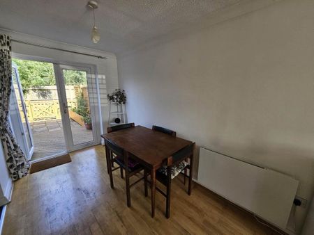 2 bedroom terraced house to rent - Photo 4