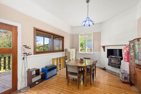Charming & Spacious Home - Photo 5