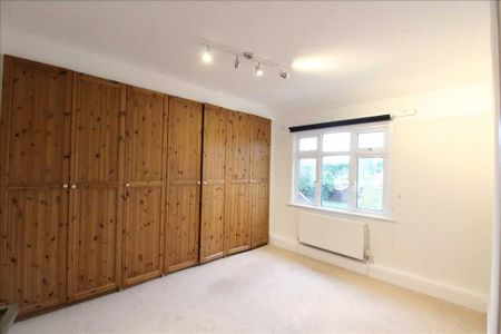 4 bedroom detached house to rent - Photo 5