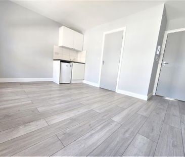 Property to rent - Photo 3