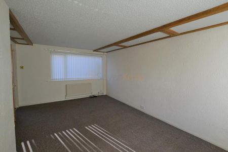 2 bedroom end of terrace house to rent - Photo 2