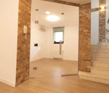 Piata Victoriei | 8 camere | Vila individuala - Fotografie 3