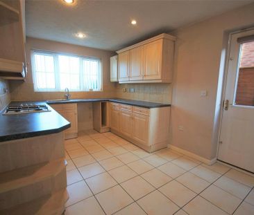 3 bedroom detached house to rent - Photo 2