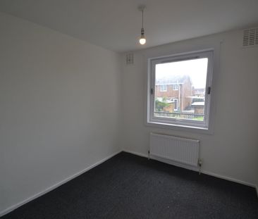 3 Bed Flat, Kerrycroy Avenue, G42 - Photo 3