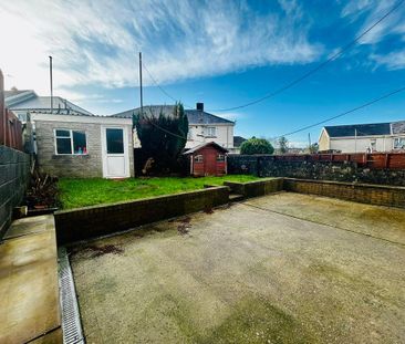 Pine Grove, Neath - Photo 2