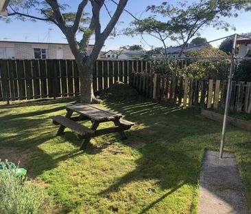 This is a renovated three bedroom family home with a new kitchen, b... - Photo 3