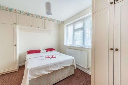 Porlock Avenue, Harrow, HA2 - Photo 5