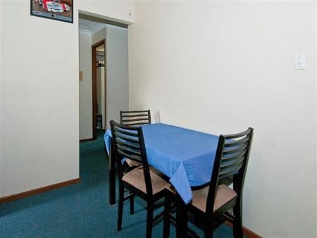 Low-Maintenance unit Walking Distance to Shops, Schools & Transport! - Photo 3