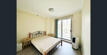 Fully Furnished | Close to Everywhere | Timber Floor | Gym & Swemming Pool - Photo 3