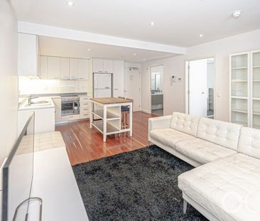 OPEN THE DOOR TO 'UNO' – CITY CENTRE LIVING AT ITS BEST - Photo 3