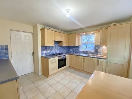 3 bedroom apartment to rent - Photo 5