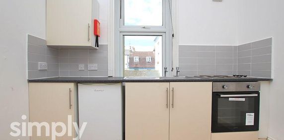 Studio to rent - Photo 2